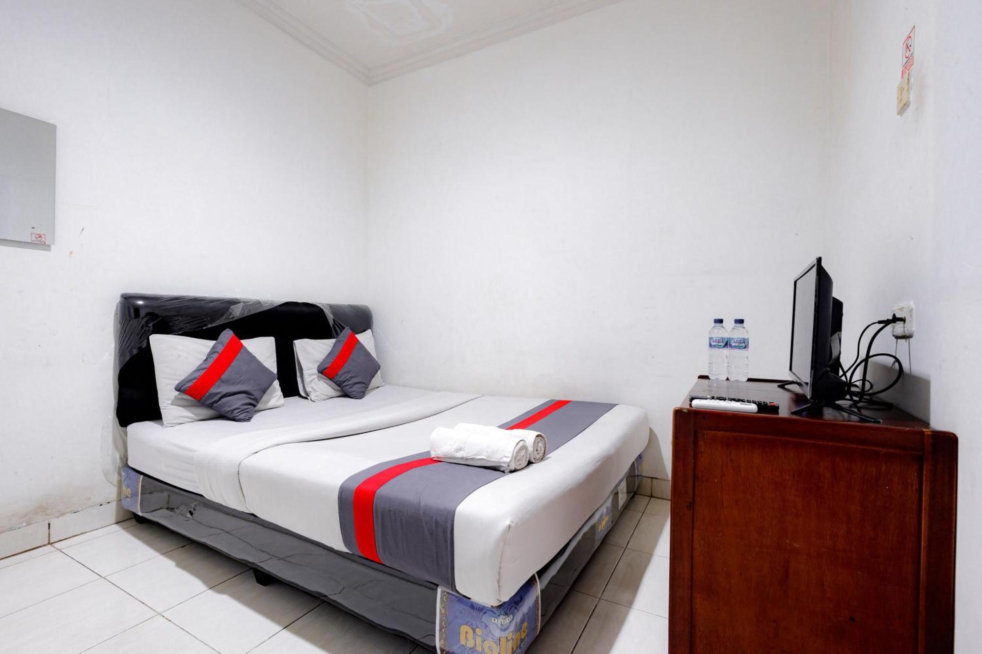 J&B Rooms Tomang Jakarta Mitra Reddoorz Ngoại thất bức ảnh